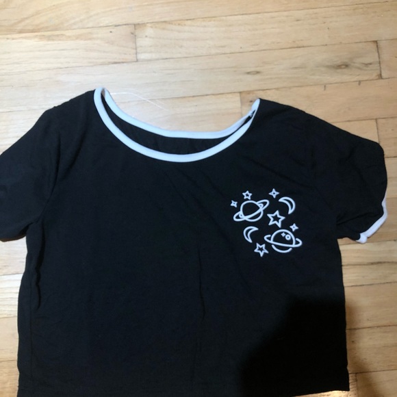 Planet print crop top - Picture 2 of 4